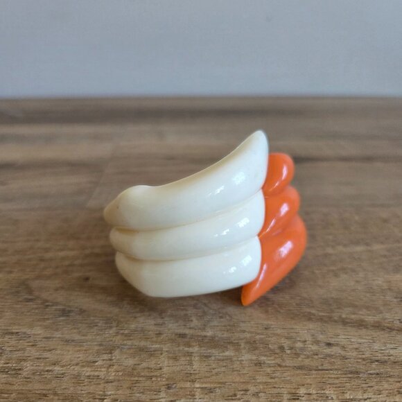 Vintage plastic beige and caramel brown bangle/bracelet. Size Small. - Picture 3 of 6
